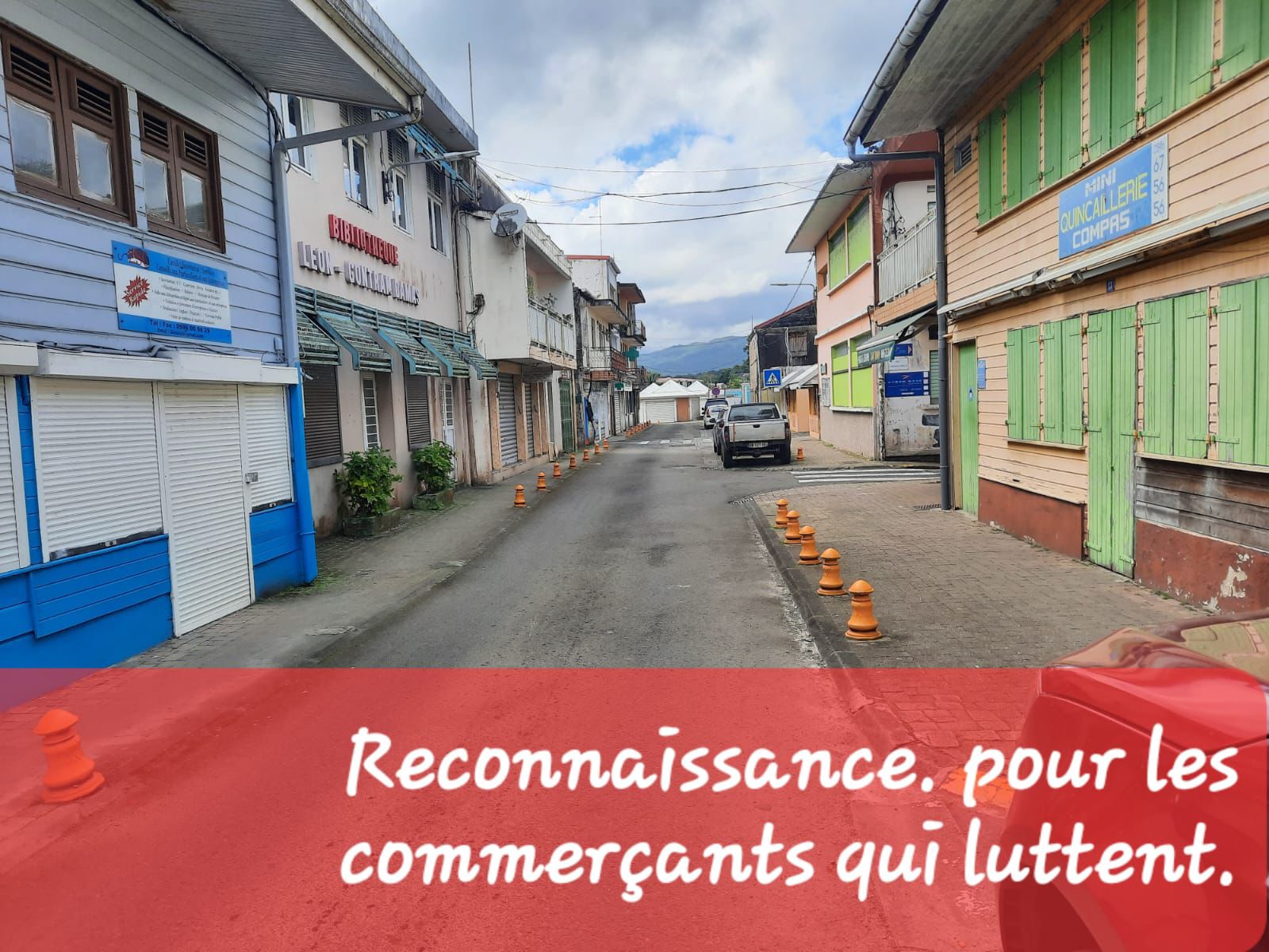 Rue déserte et abandonnée